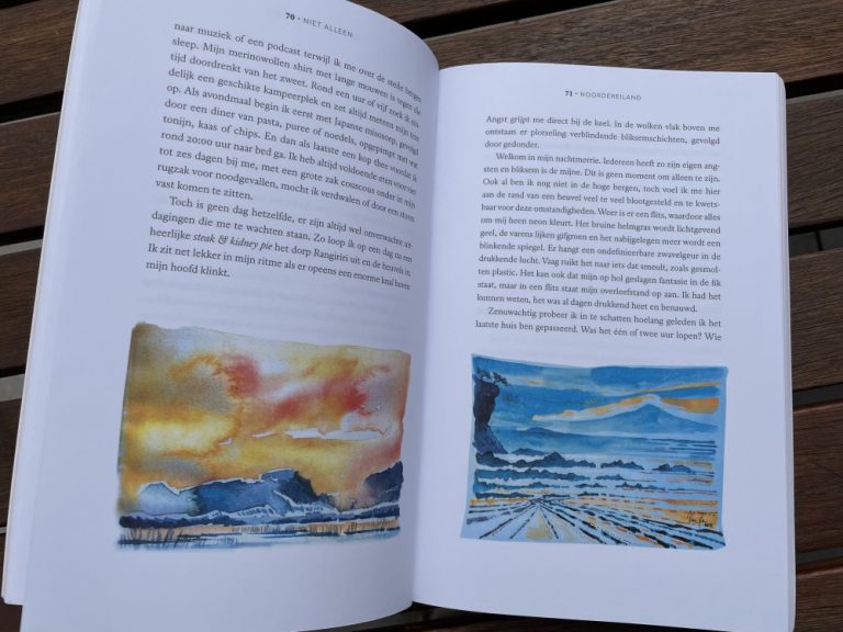 Tim Voors - Niet alleen Recensie - Wandelblog.nl